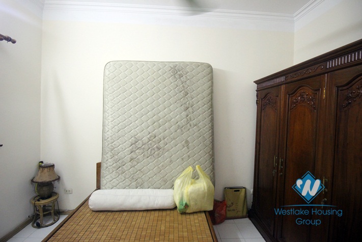 Budget house for rent in Hoang hoa tham, Ba Dinh